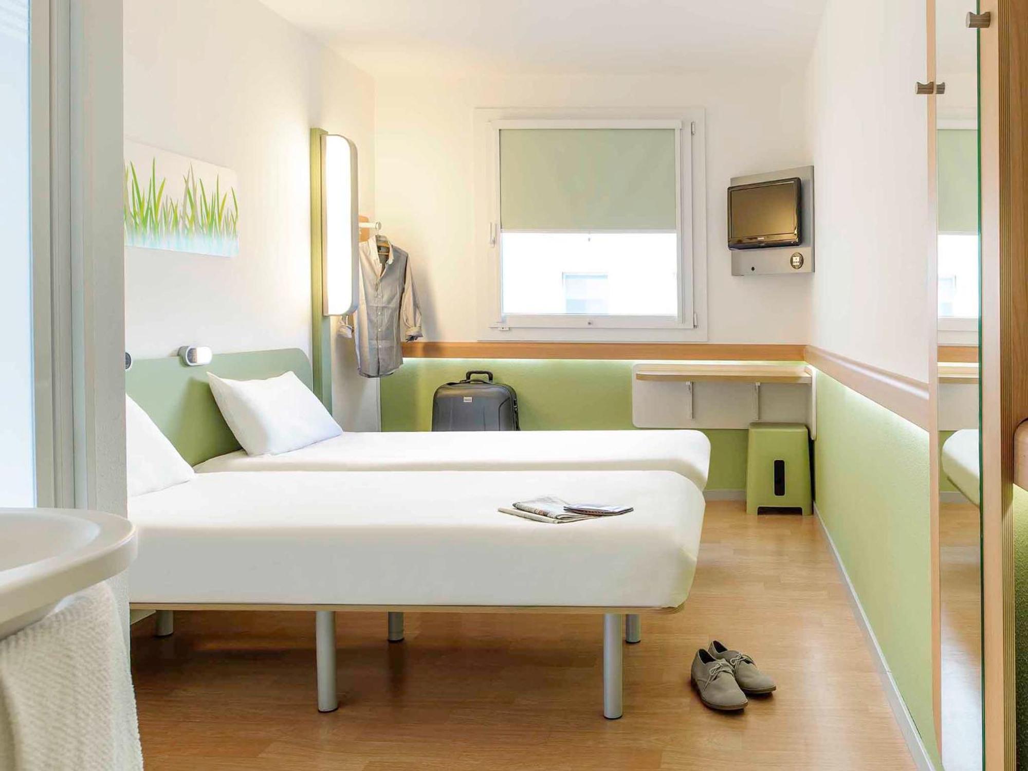 Ibis Budget Poitiers Sud Esterno foto